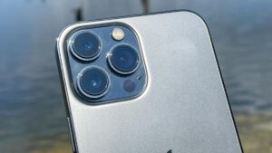 Can your smartphone replace a camera?